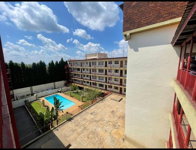 2 BEDROOM APARTMENT FOR SALE IN RANDBURG CENTRAL